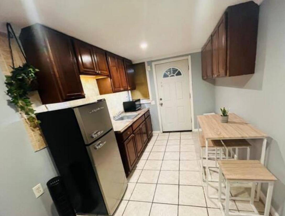 Cozy Close To New York Apartment